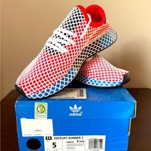 Adidas DEERUPT RUNNER Junior Running Shoes, Size US5/UK4.5, New with Tag and Box